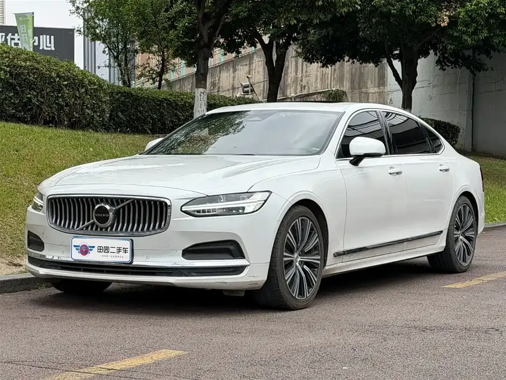 Volvo S90 — фото 1