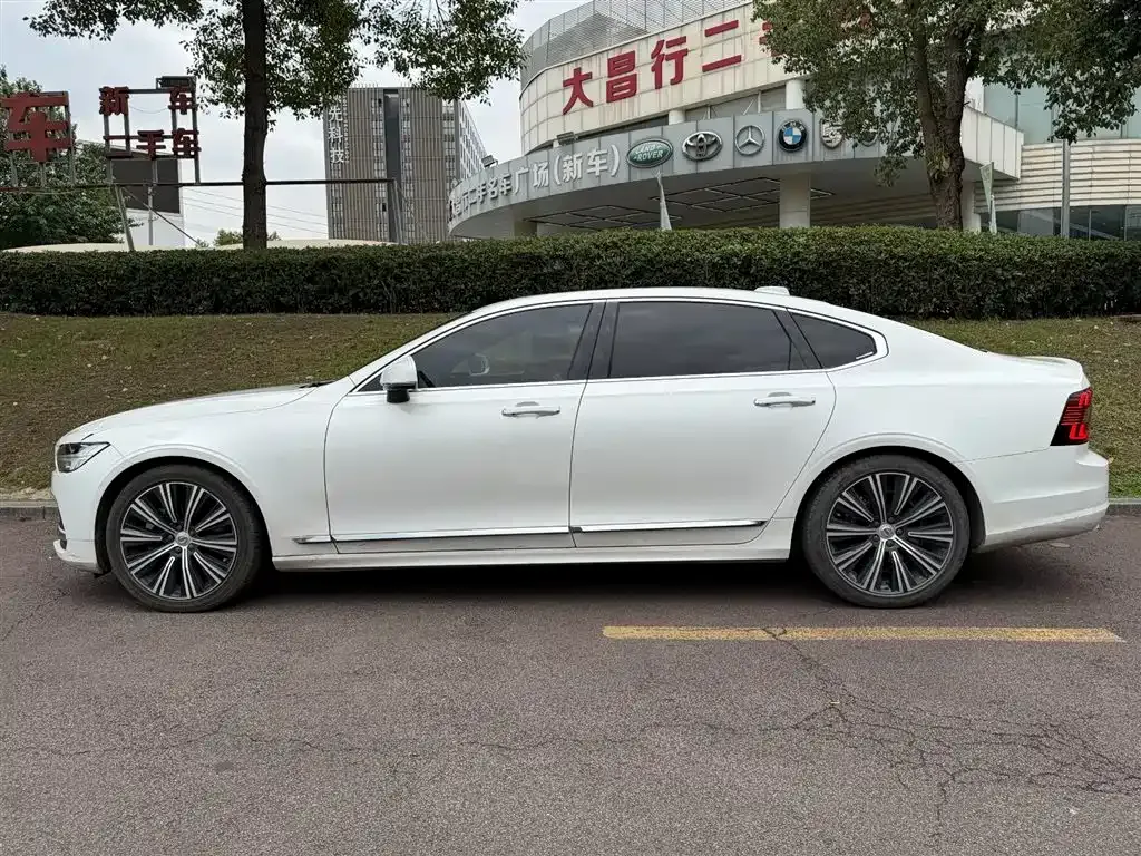 Volvo S90 — фото 9