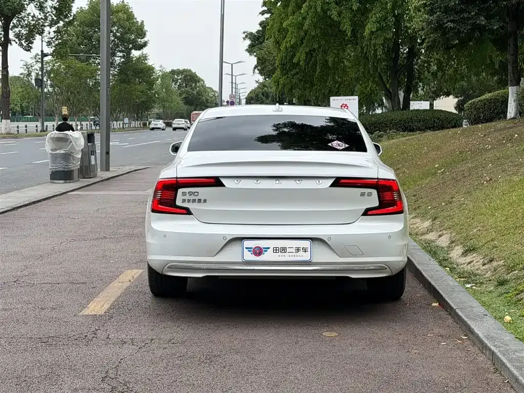 Volvo S90 — фото 10