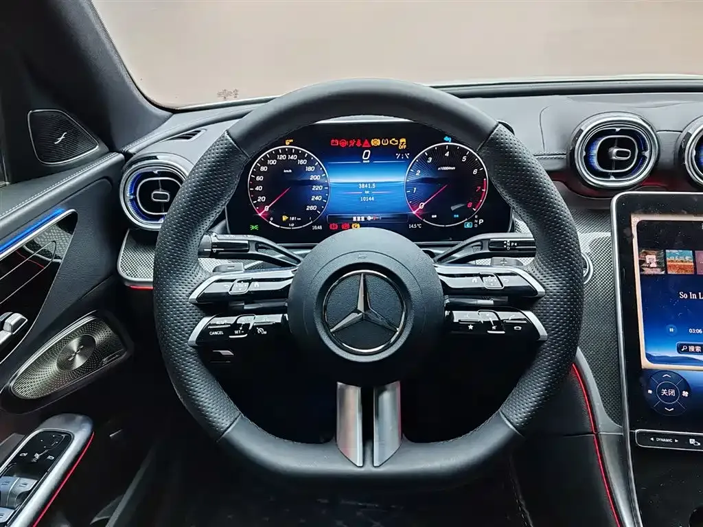 Mercedes-Benz C-Class — фото 10