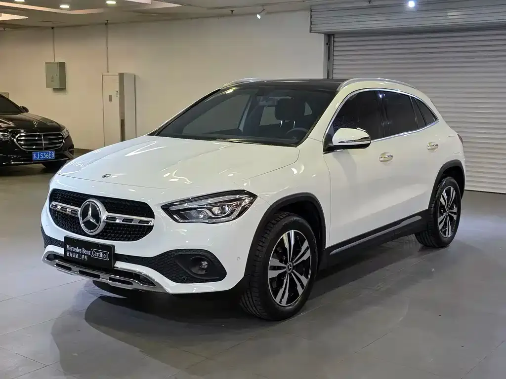 Mercedes-Benz GLA — фото 1