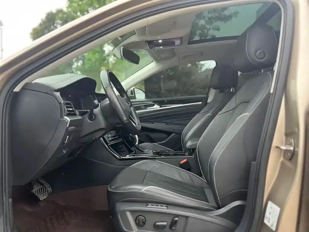 Volkswagen Passat — фото 10