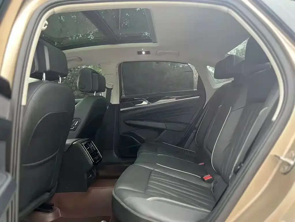 Volkswagen Passat — фото 2