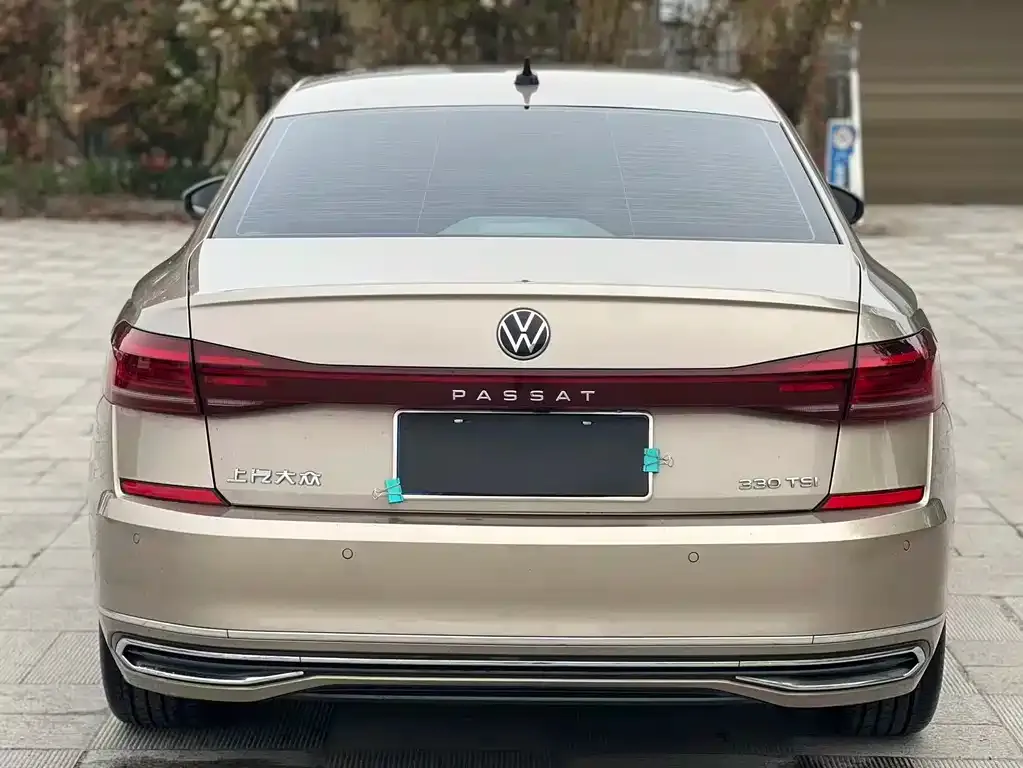 Volkswagen Passat — фото 9