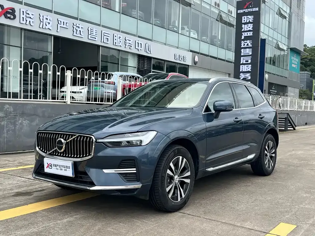 Volvo XC60 — фото 1