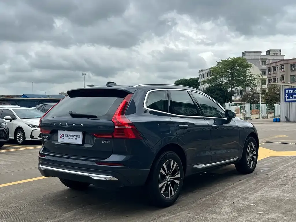 Volvo XC60 — фото 7