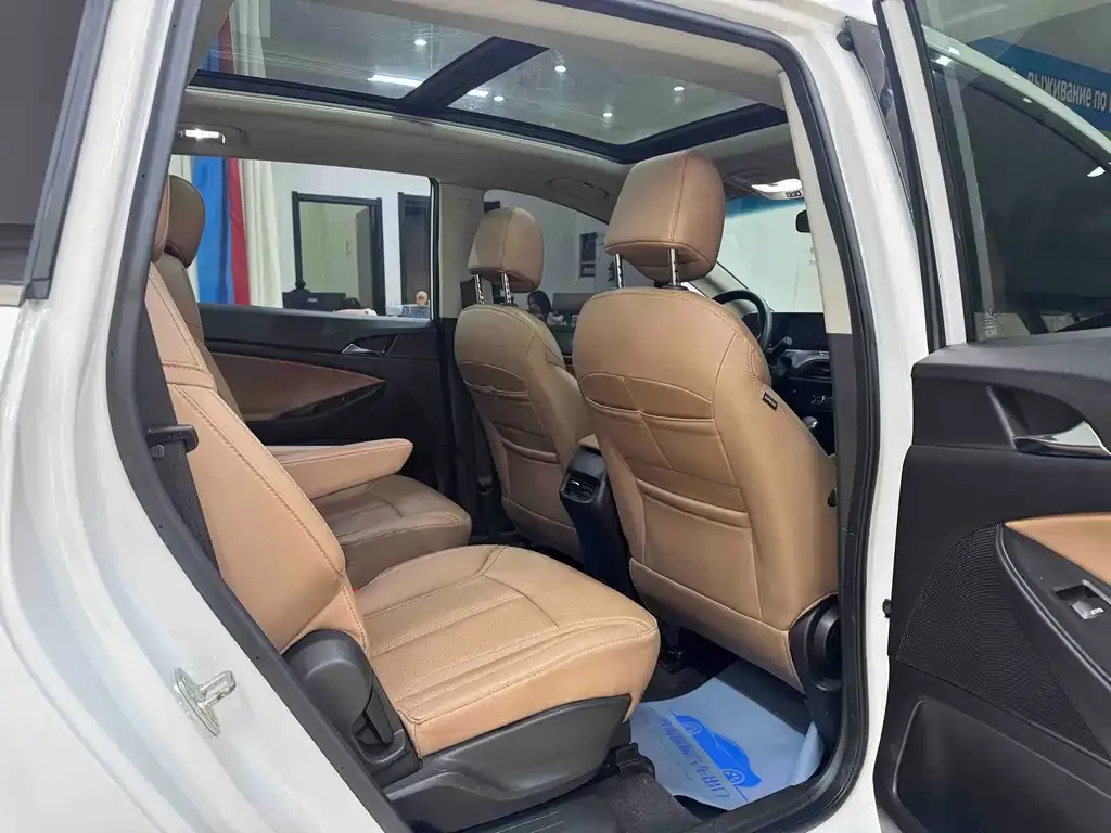 Buick GL6 2022 из CN, фото 5