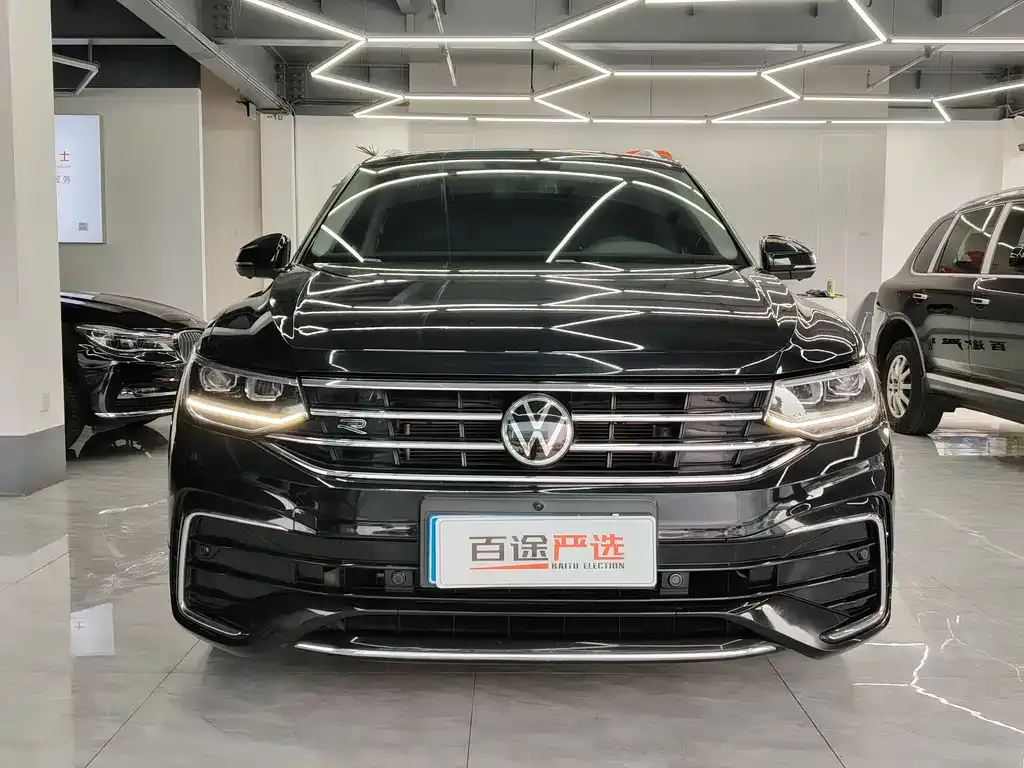 Volkswagen Tiguan L — фото 9