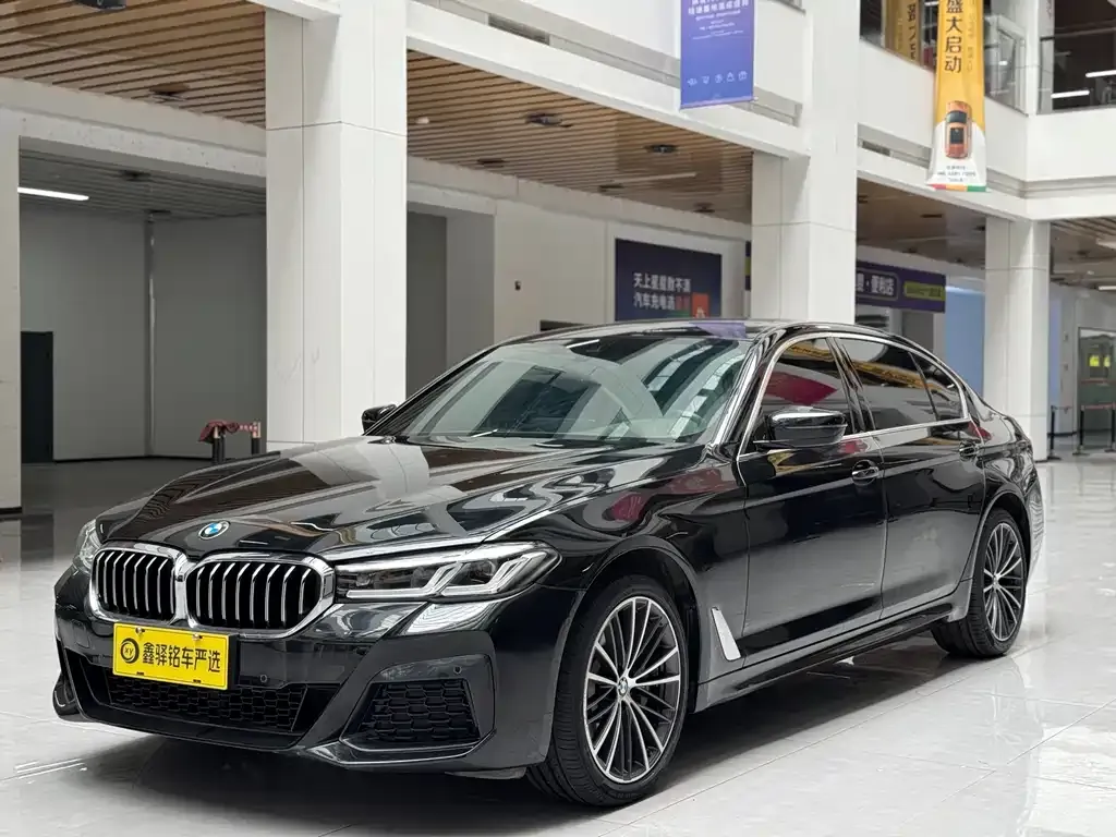BMW 5 Series — фото 1