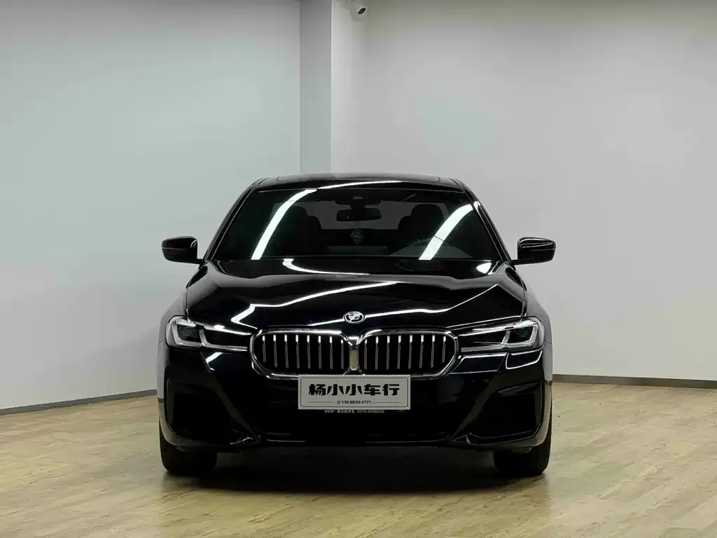 BMW 5 Series — фото 1