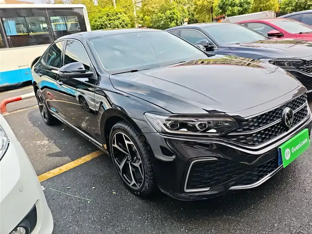 Volkswagen Passat — фото 10