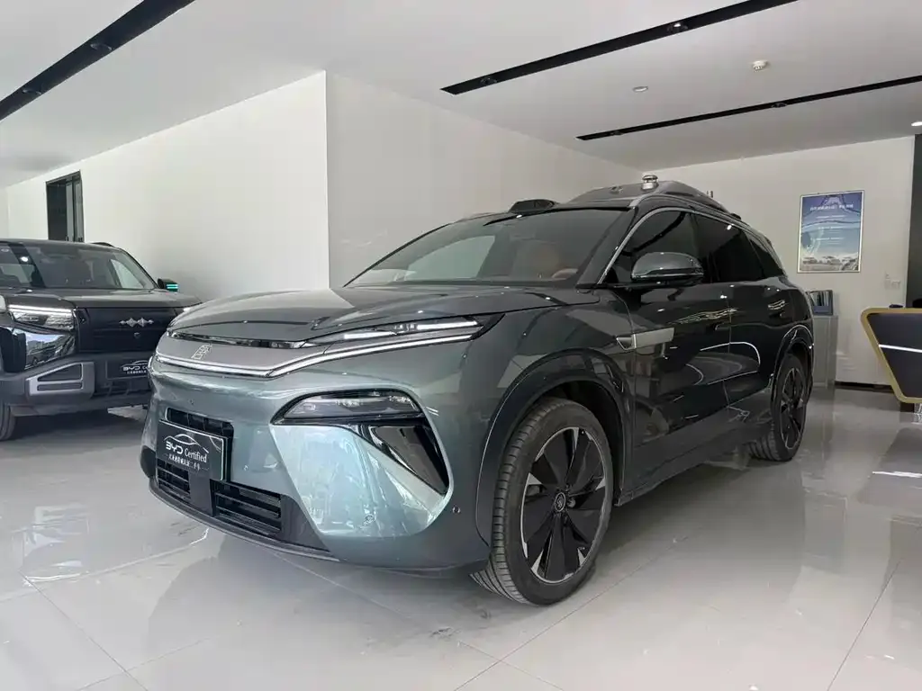 BYD Tang L