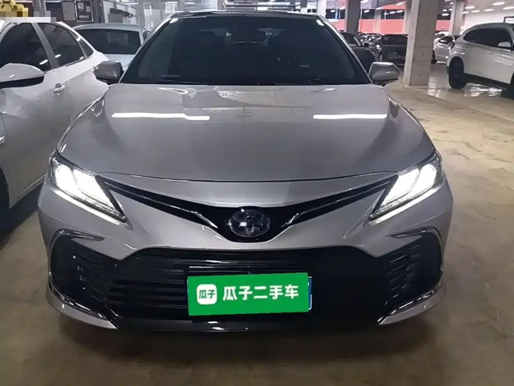 Toyota Camry — фото 4
