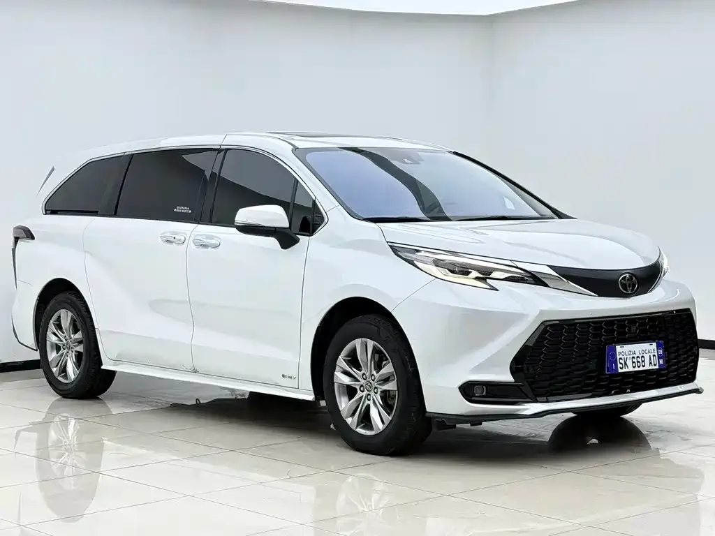Toyota Sienna — фото 2