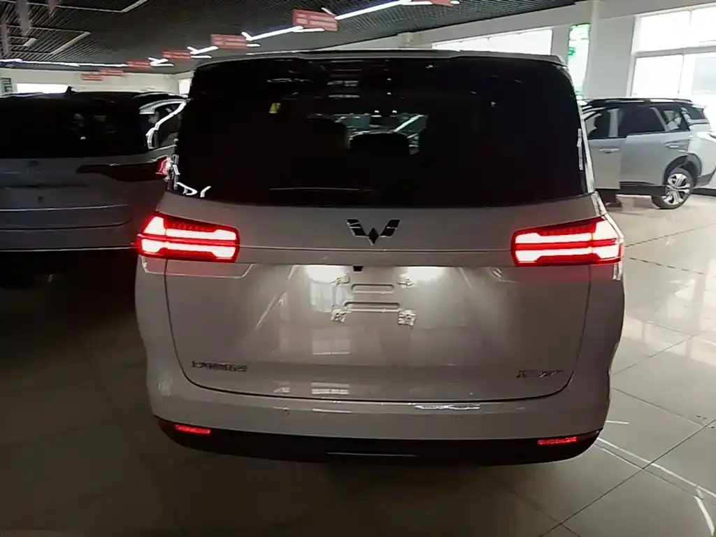 Wuling Starlight 730 New Energy — фото 4