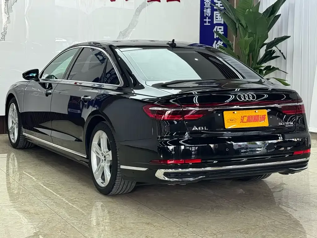 Audi A8 — фото 4