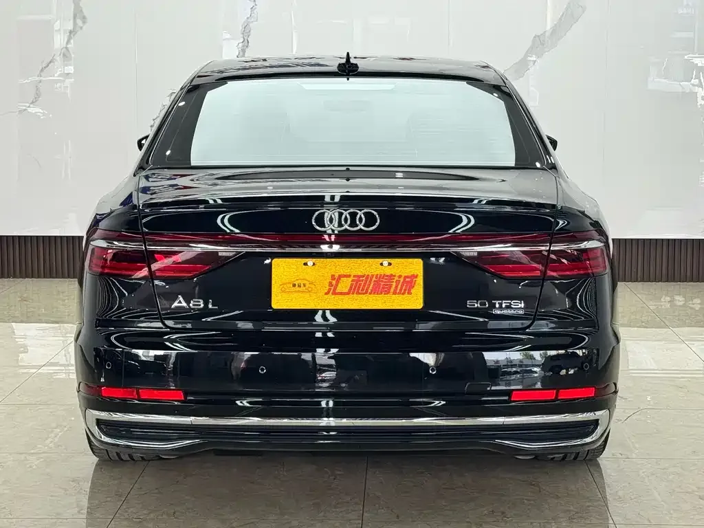 Audi A8 — фото 5