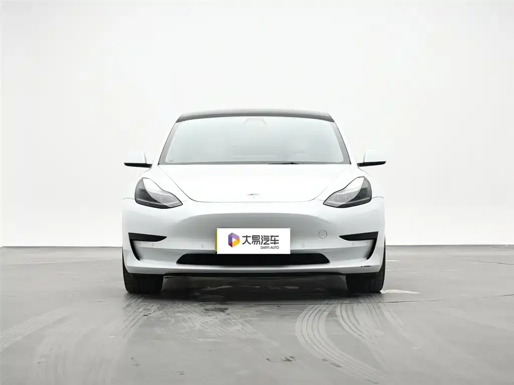 Tesla Model 3 — фото 2