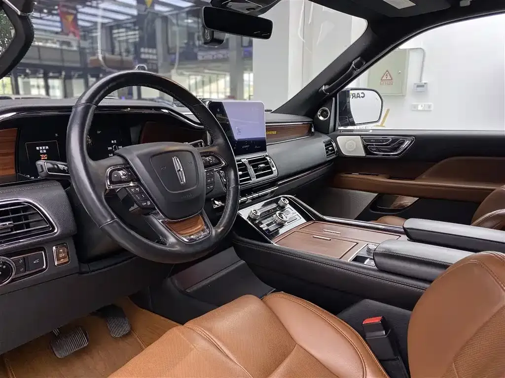 Lincoln Navigator 2021 из CN, фото 2