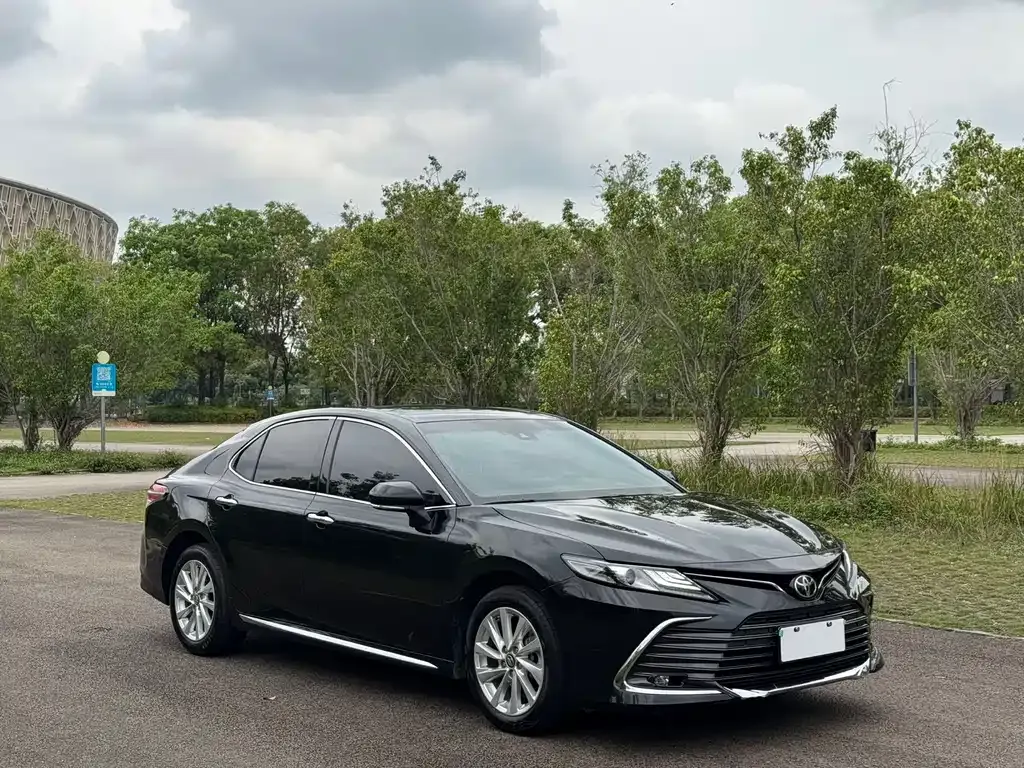 Toyota Camry — фото 8