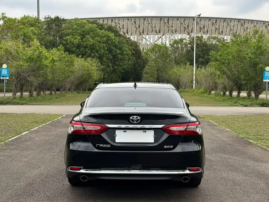 Toyota Camry — фото 7