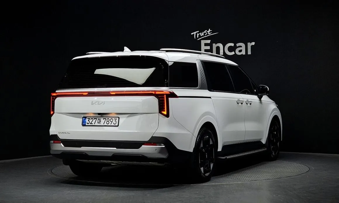 Kia Carnival — фото 10