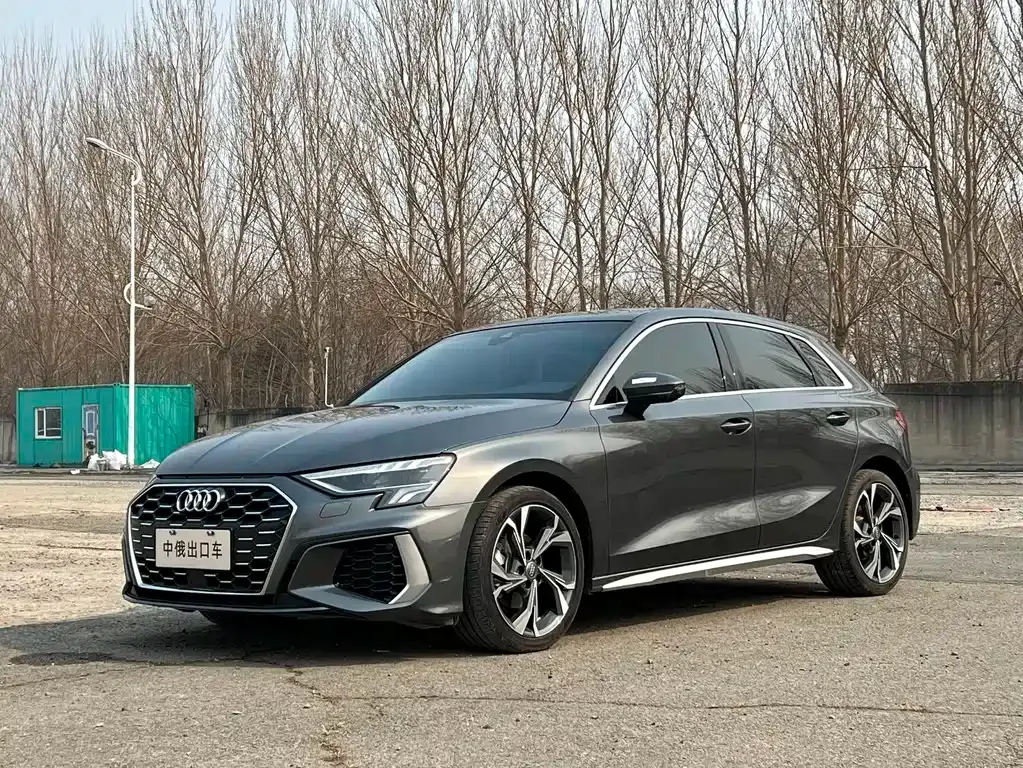 Audi A3 — фото 1