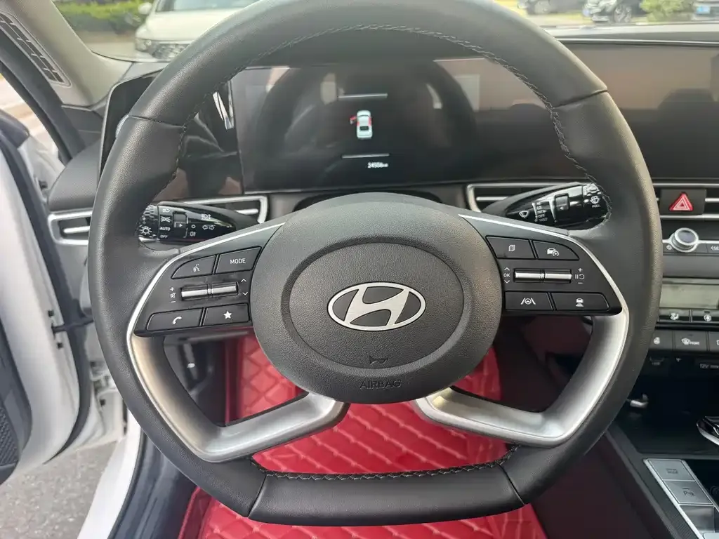Hyundai Elantra — фото 4