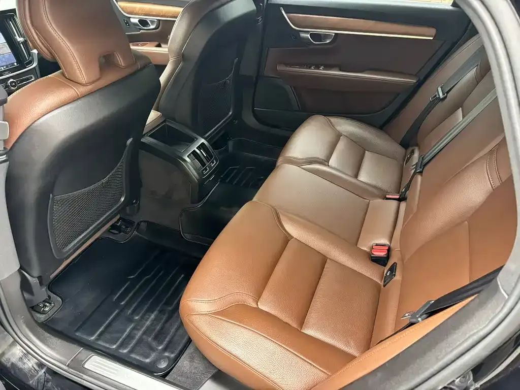 Volvo S90 — фото 3
