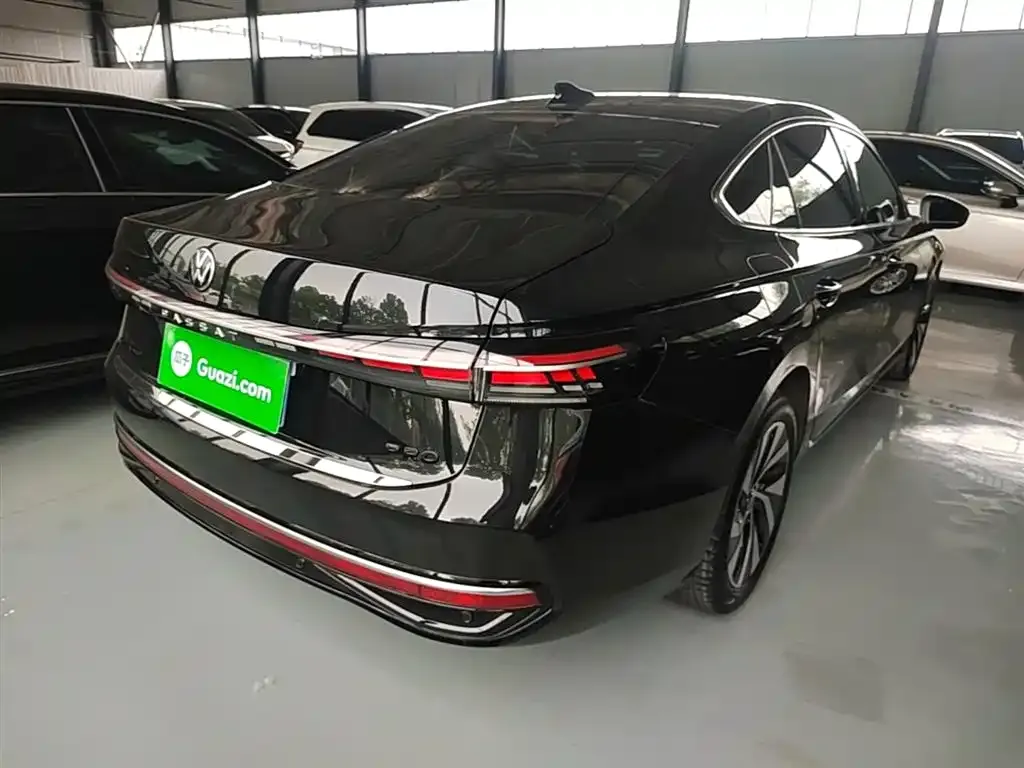 Volkswagen Passat — фото 8