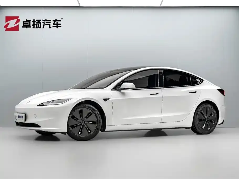 Tesla Model 3 — фото 1