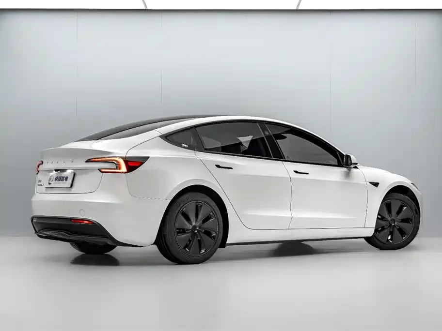 Tesla Model 3 — фото 10