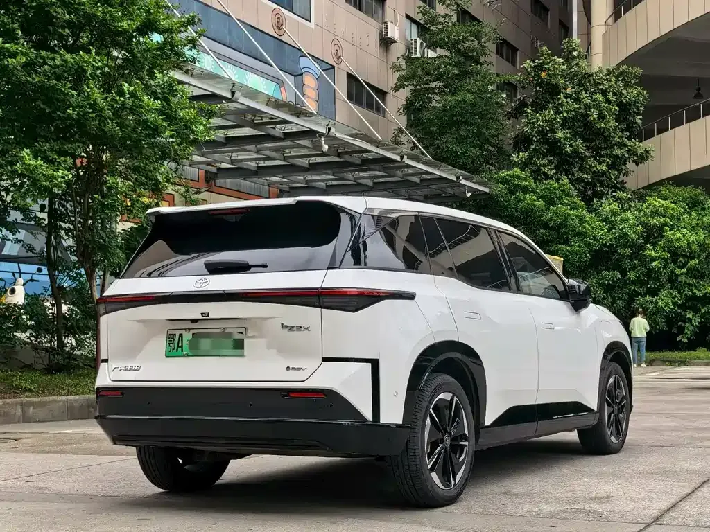 Toyota Platinum 3X 2025 из CN, фото 4