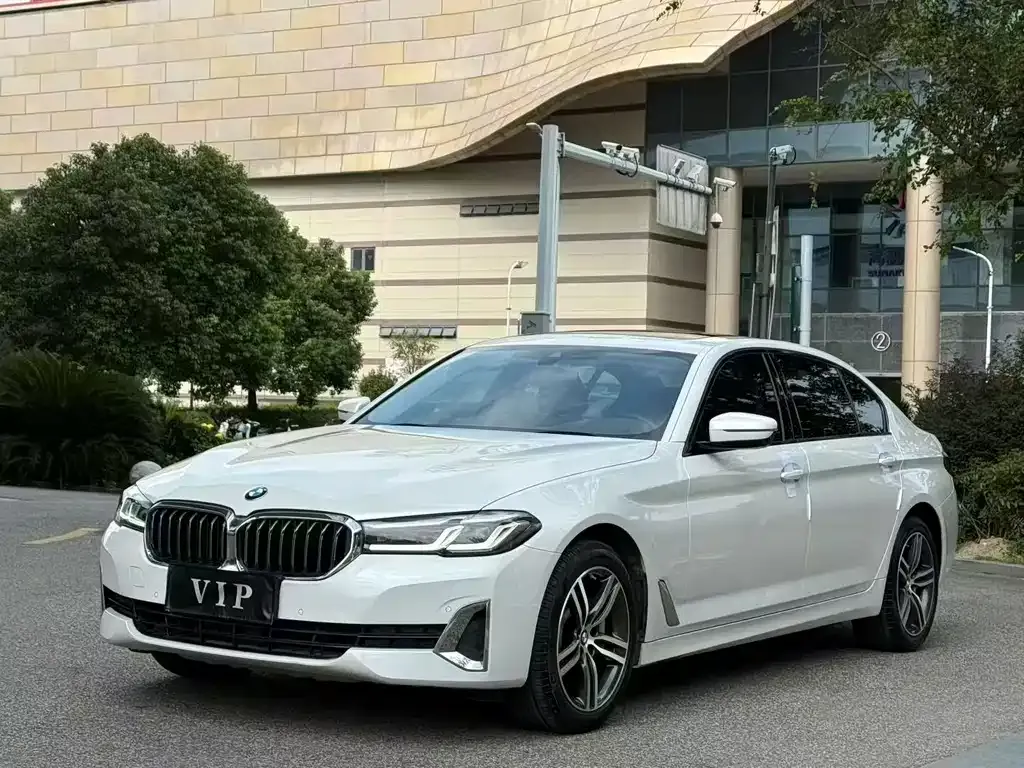 BMW 5 Series — фото 4
