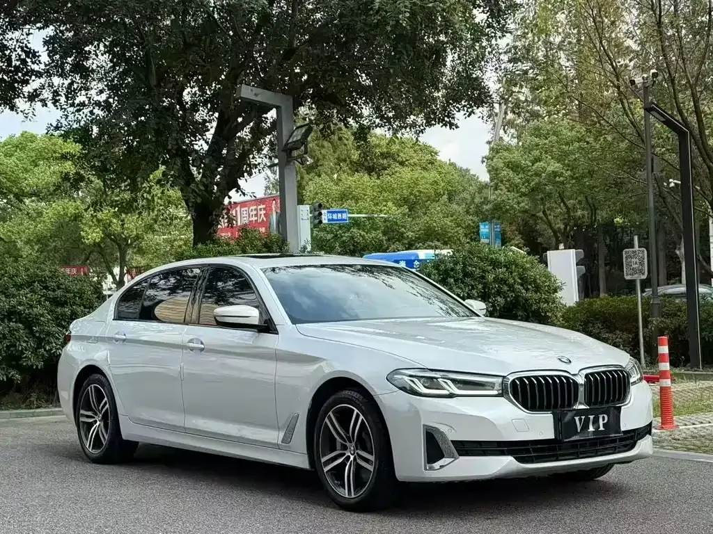 BMW 5 Series — фото 10