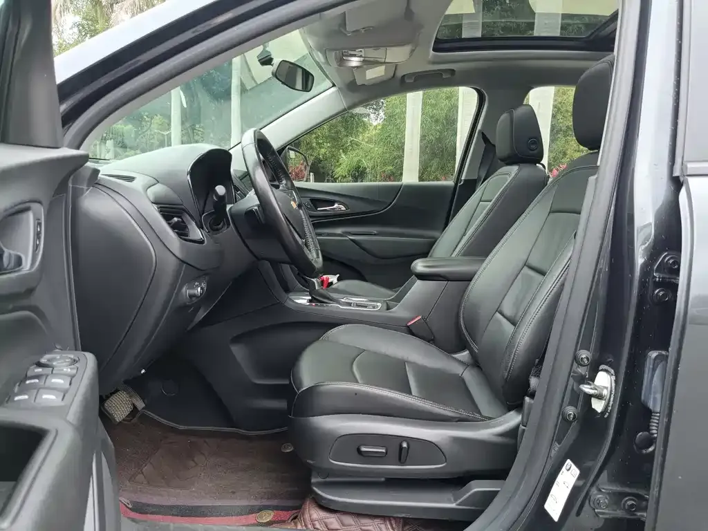 Chevrolet Equinox 2021 из CN, фото 2