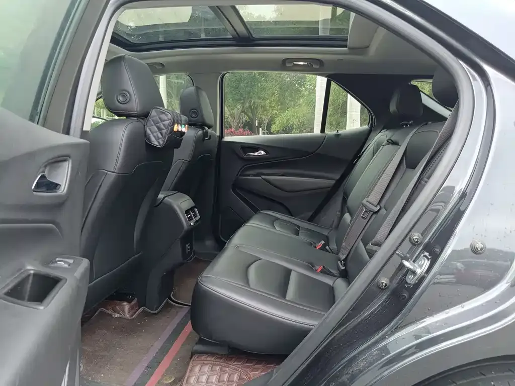 Chevrolet Equinox 2021 из CN, фото 10