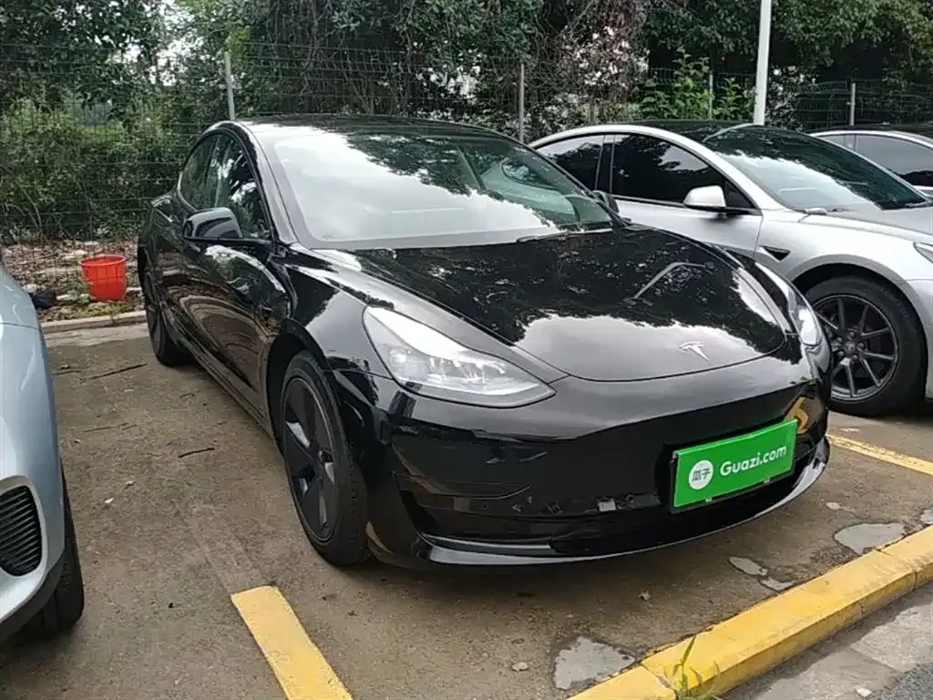 Tesla Model 3 — фото 9