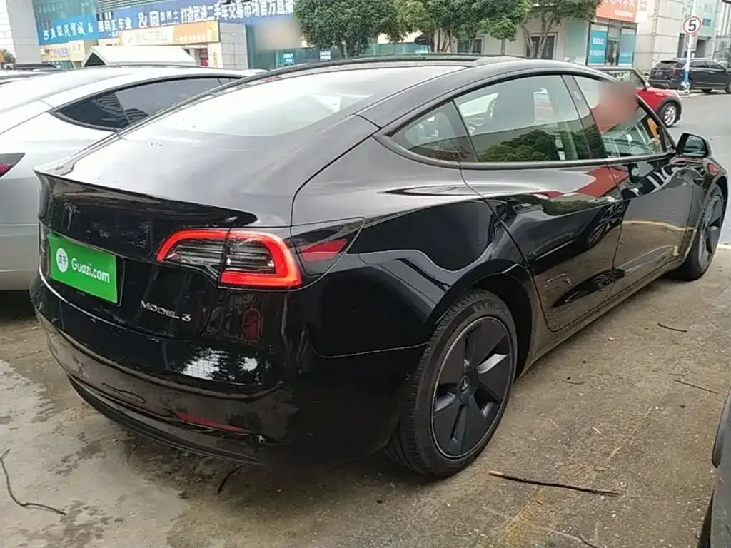 Tesla Model 3 — фото 2