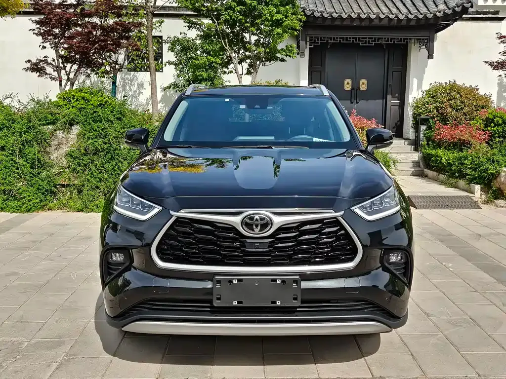 Toyota Highlander — фото 10