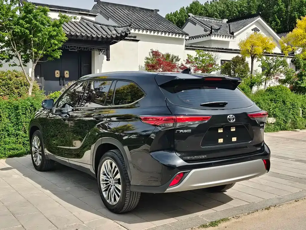 Toyota Highlander — фото 4