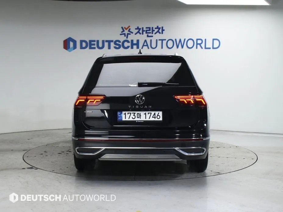 Volkswagen Tiguan — фото 7