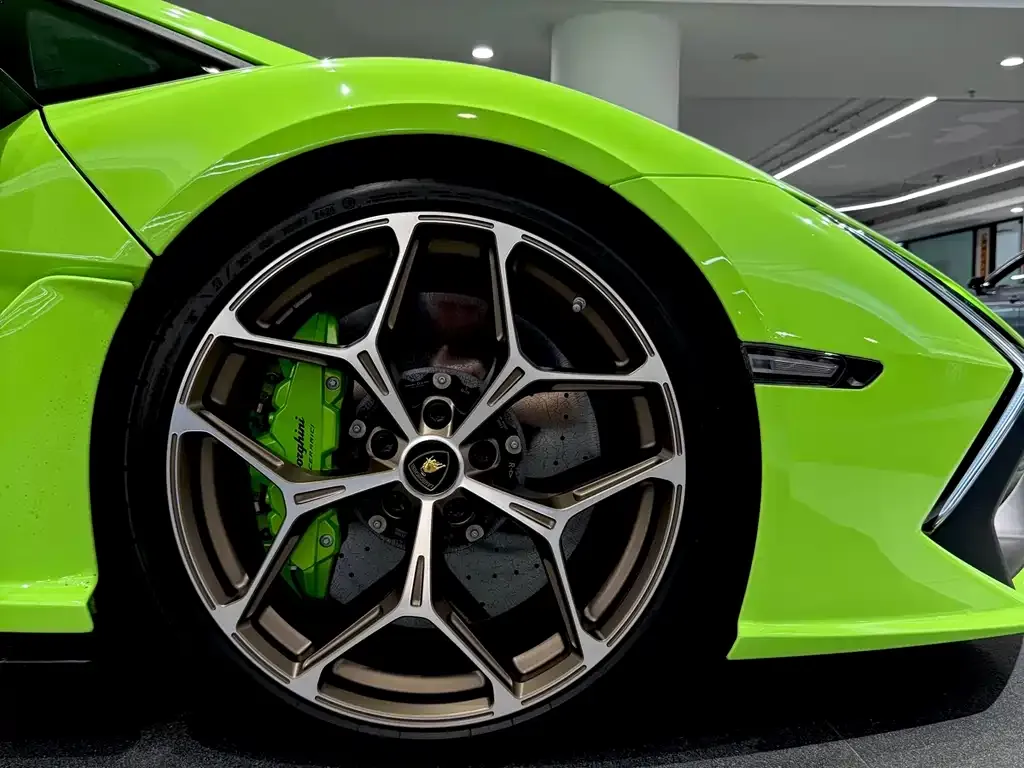 Lamborghini Revuelto 2025 из CN, фото 8