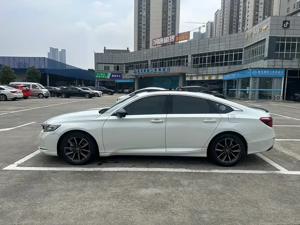 Honda Inspire 2023 из CN, фото 8