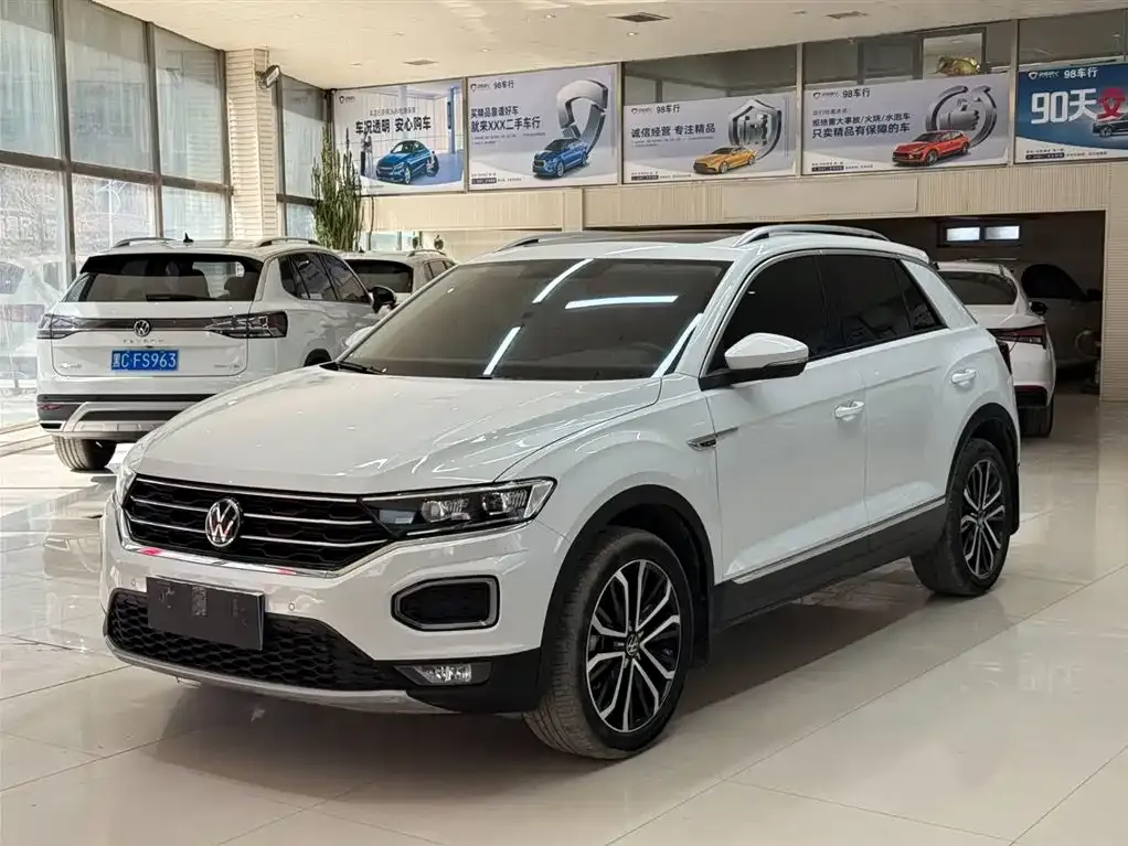 Volkswagen T-Roc — фото 1