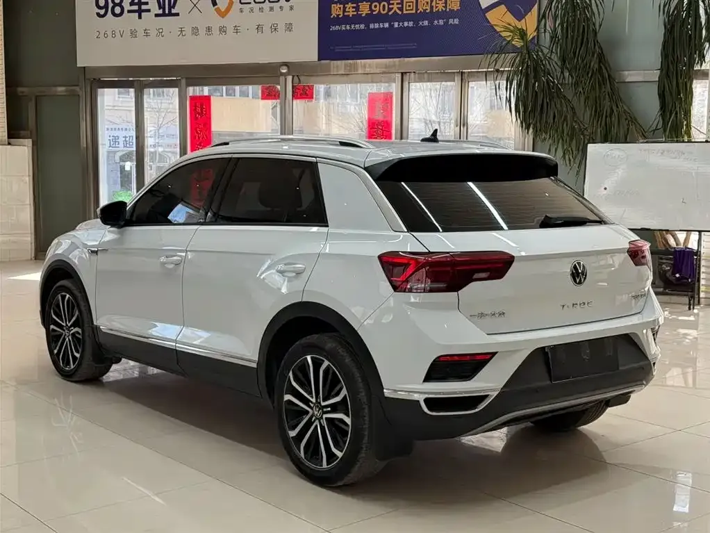 Volkswagen T-Roc — фото 4