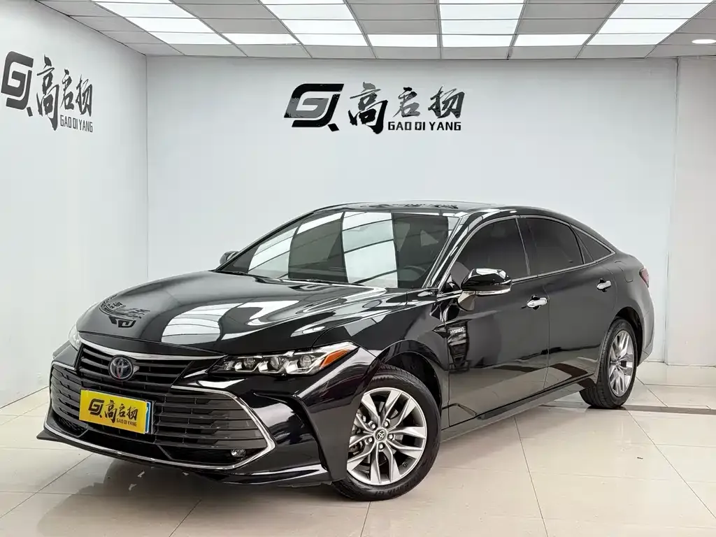 Toyota Avalon — фото 1
