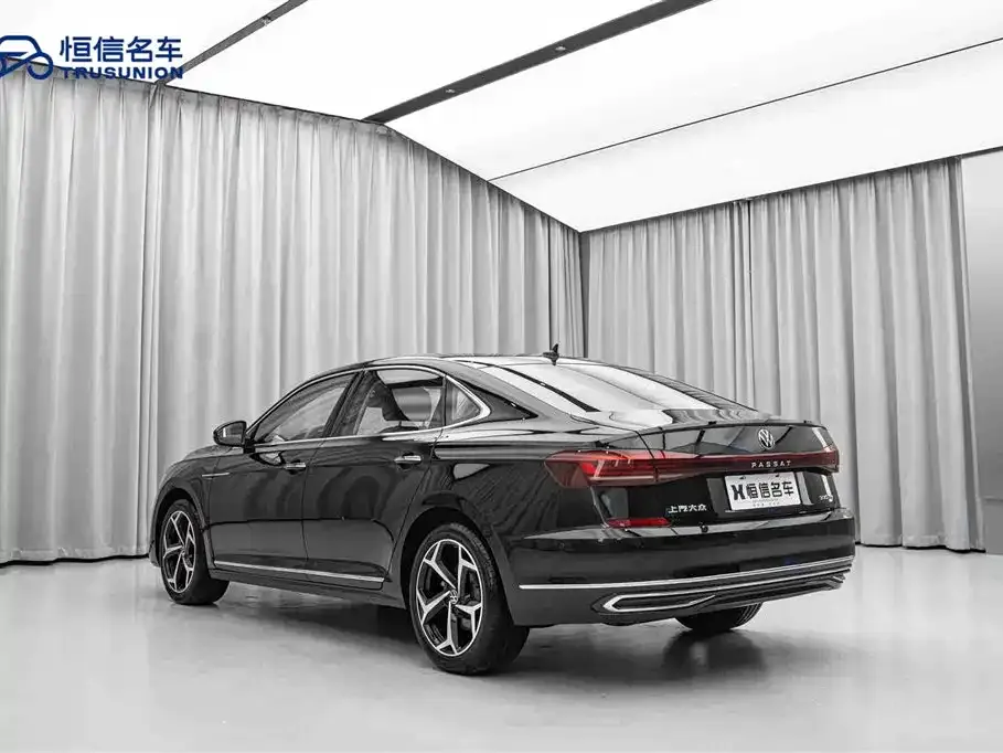 Volkswagen Passat — фото 6