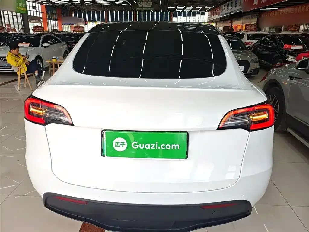 Tesla Model Y — фото 6
