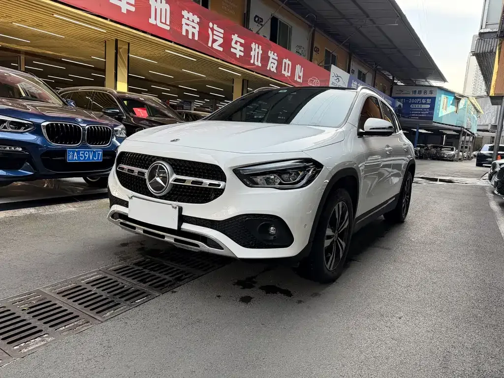 Mercedes-Benz GLA — фото 1